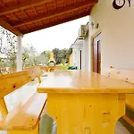 Mladenka Apartment *