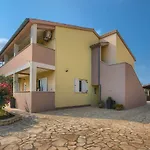 Apartment Mladenka *