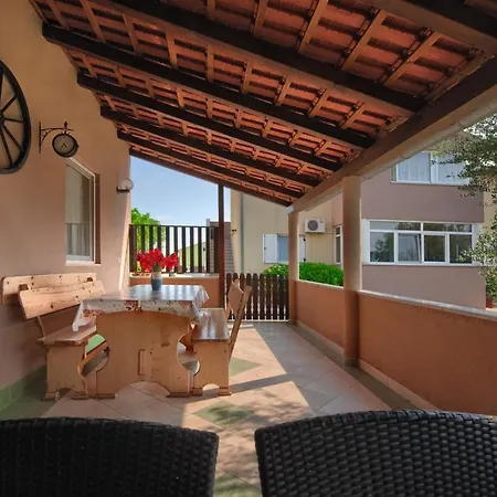 Mladenka Apartamento Pula