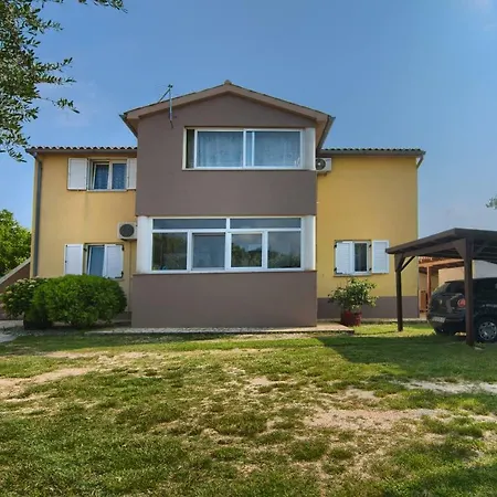 Apartment And Holiday Home Mladenka *