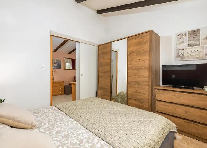 Mladenka Apartamento Pula