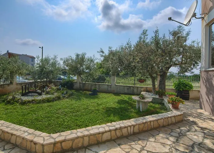 Mladenka Apartamento *