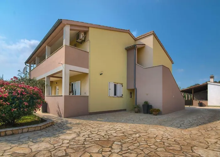 Apartment Mladenka *